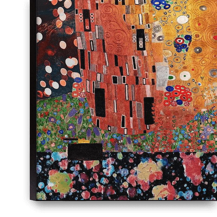 The kiss Gustav Klimt, Art Nouveau in a modern setting The kiss Gustav Klimt, Art Nouveau in a modern setting